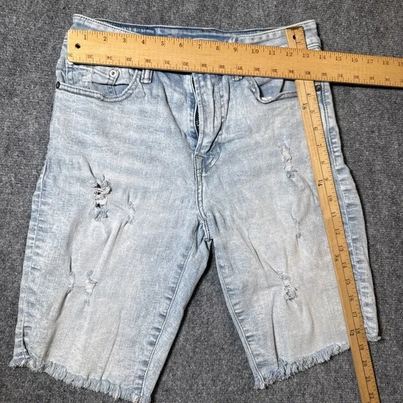 American Eagle Mens Denim Bermuda Short Size 28 Distressed Light Wash 10" Inseam - Picture 6 of 9